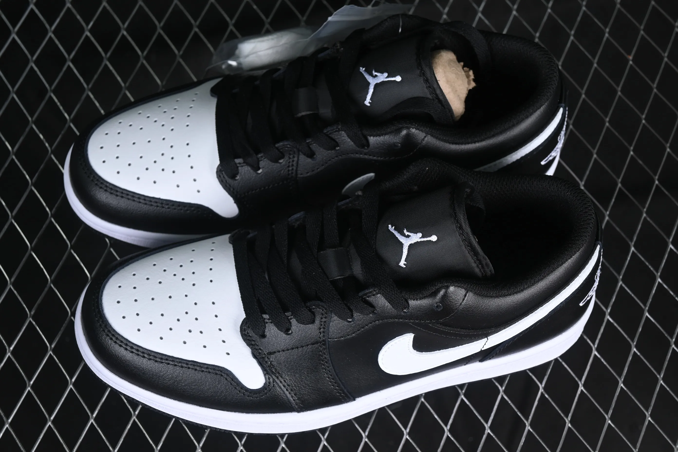 All categories Air Jordan Jordan series basketball shoes Air Jordan 1 Low Air Jordan 1 Low AJ1 Joe 1 black and white low-top retro basketball shoes 553558-043